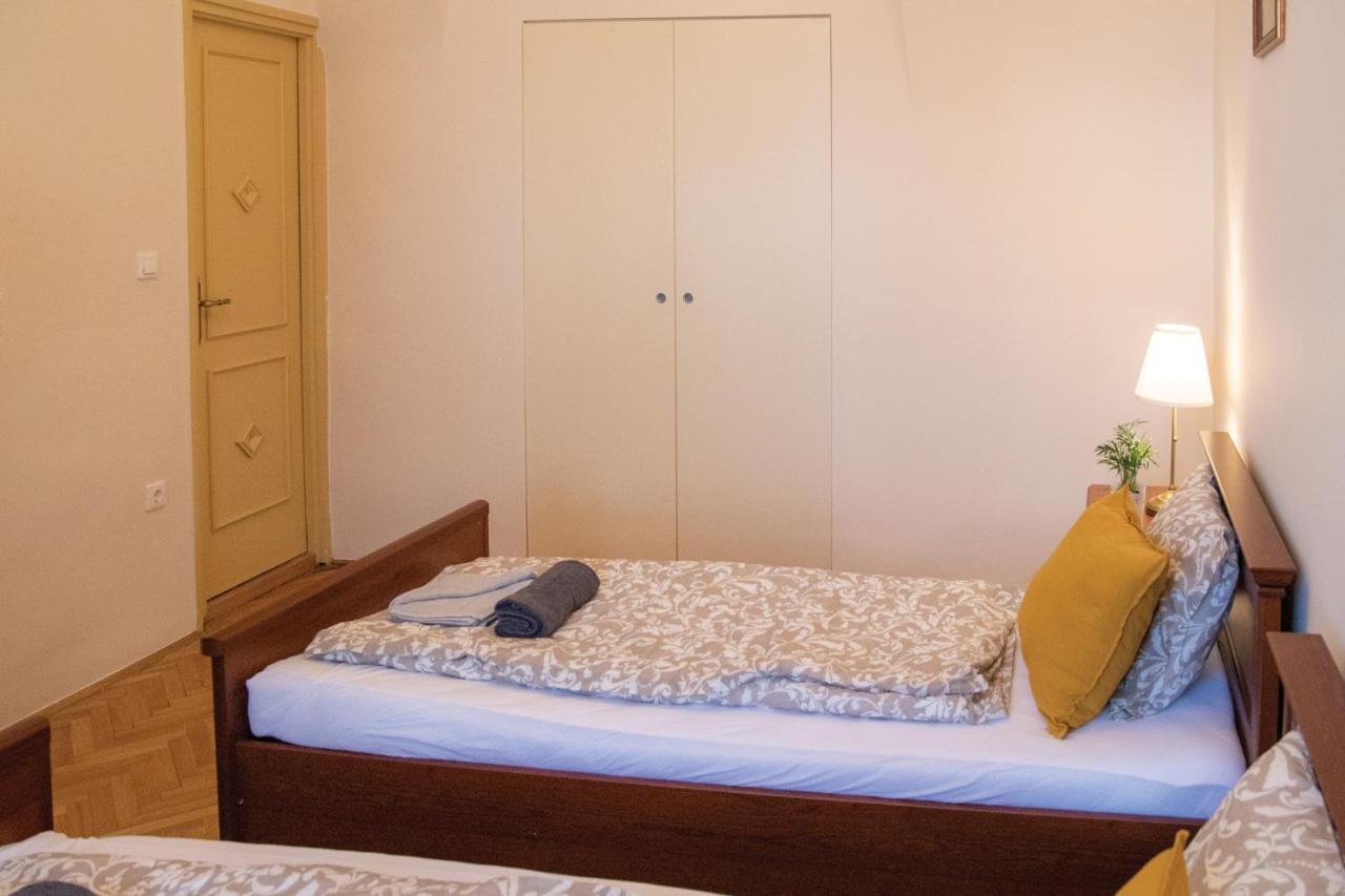 Theatroom Apartman Eger Exterior foto