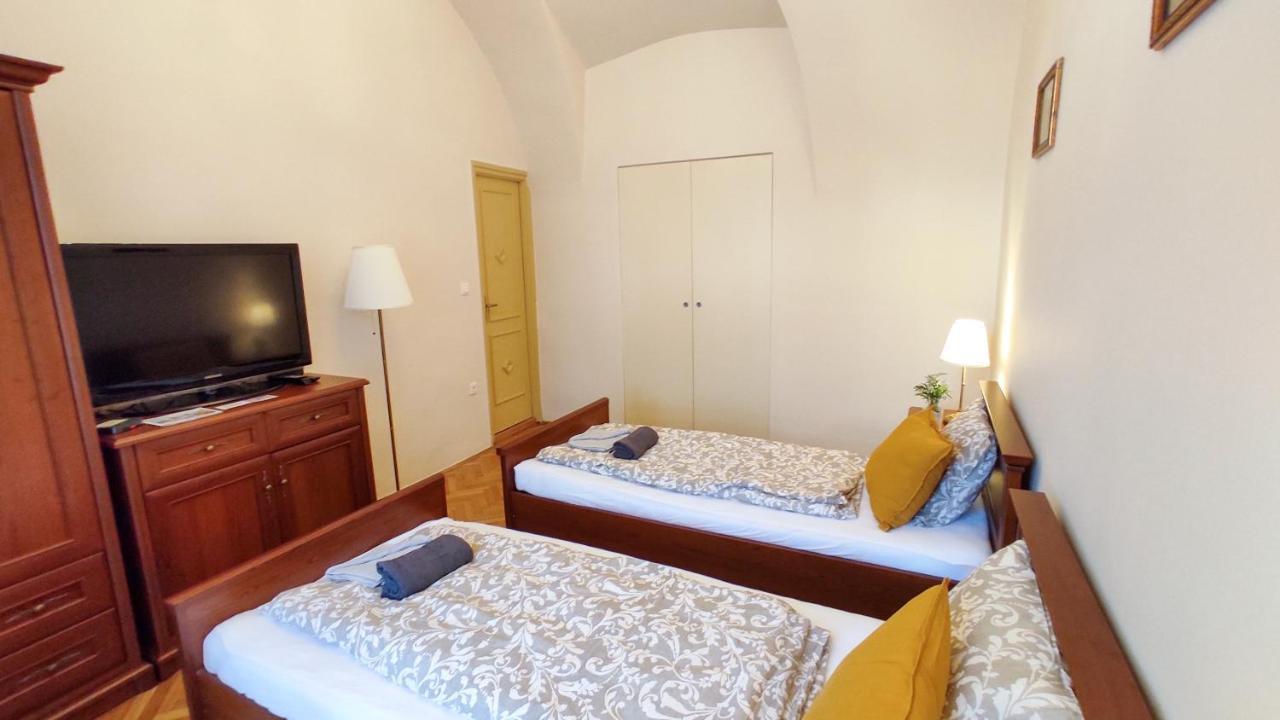 Theatroom Apartman Eger Exterior foto