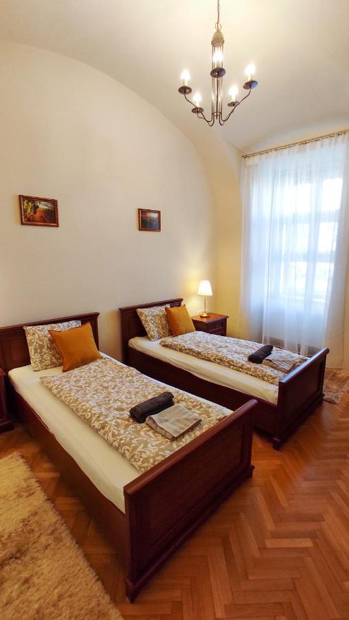 Theatroom Apartman Eger Exterior foto